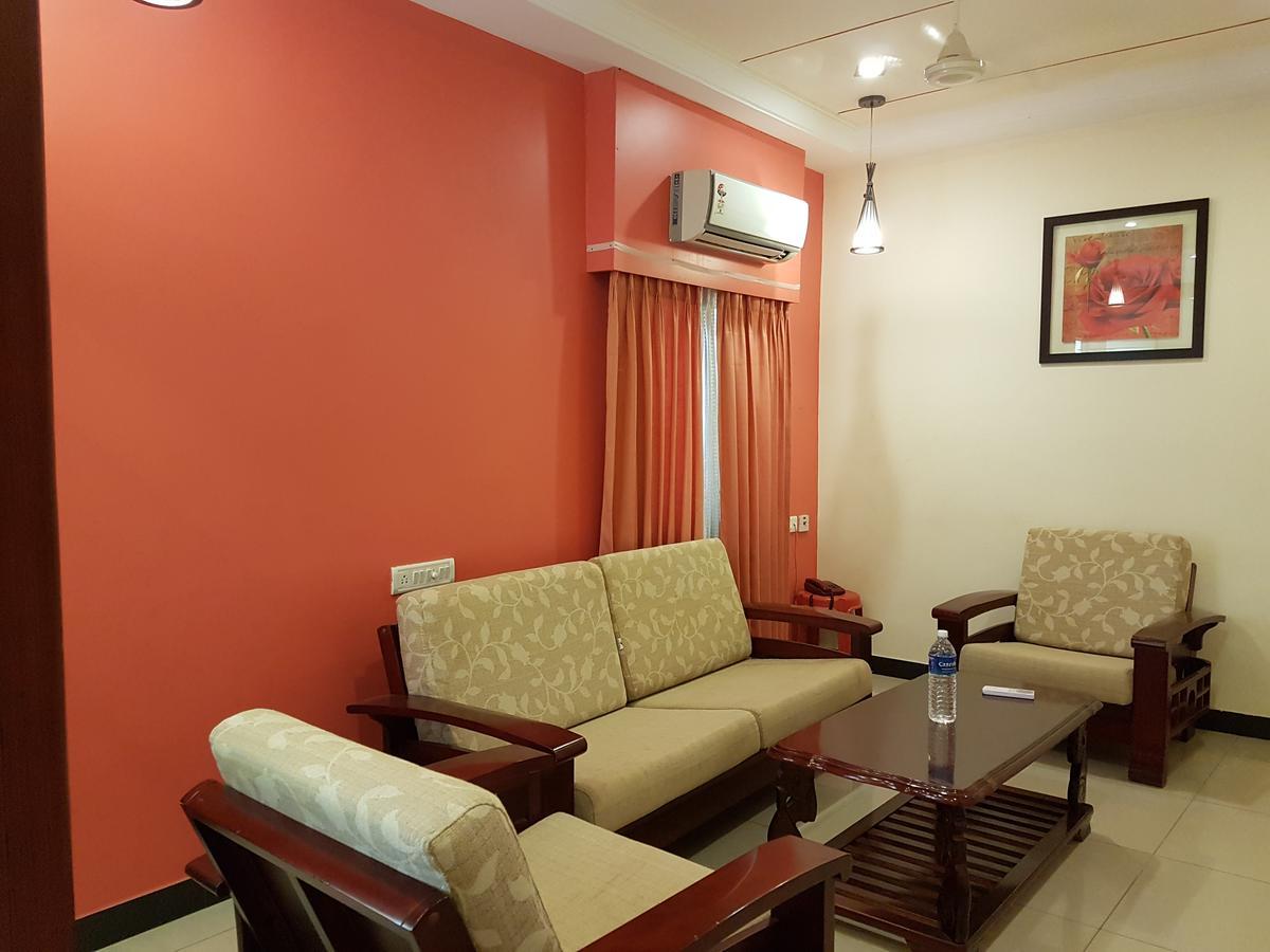 Hotel Subhalakshmi Palace Карайккуді Екстер'єр фото