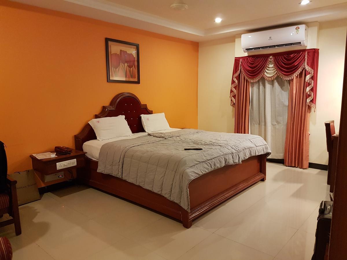 Hotel Subhalakshmi Palace Карайккуді Екстер'єр фото