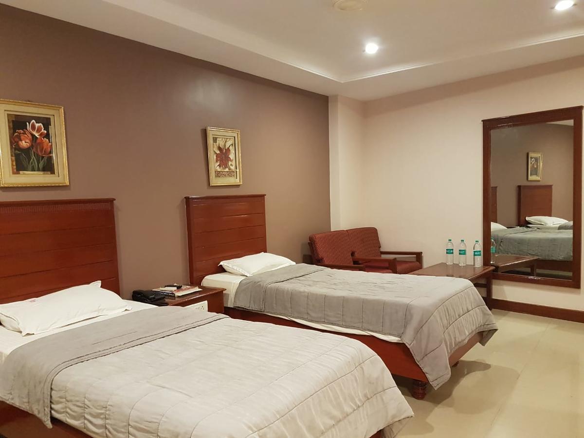 Hotel Subhalakshmi Palace Карайккуді Екстер'єр фото
