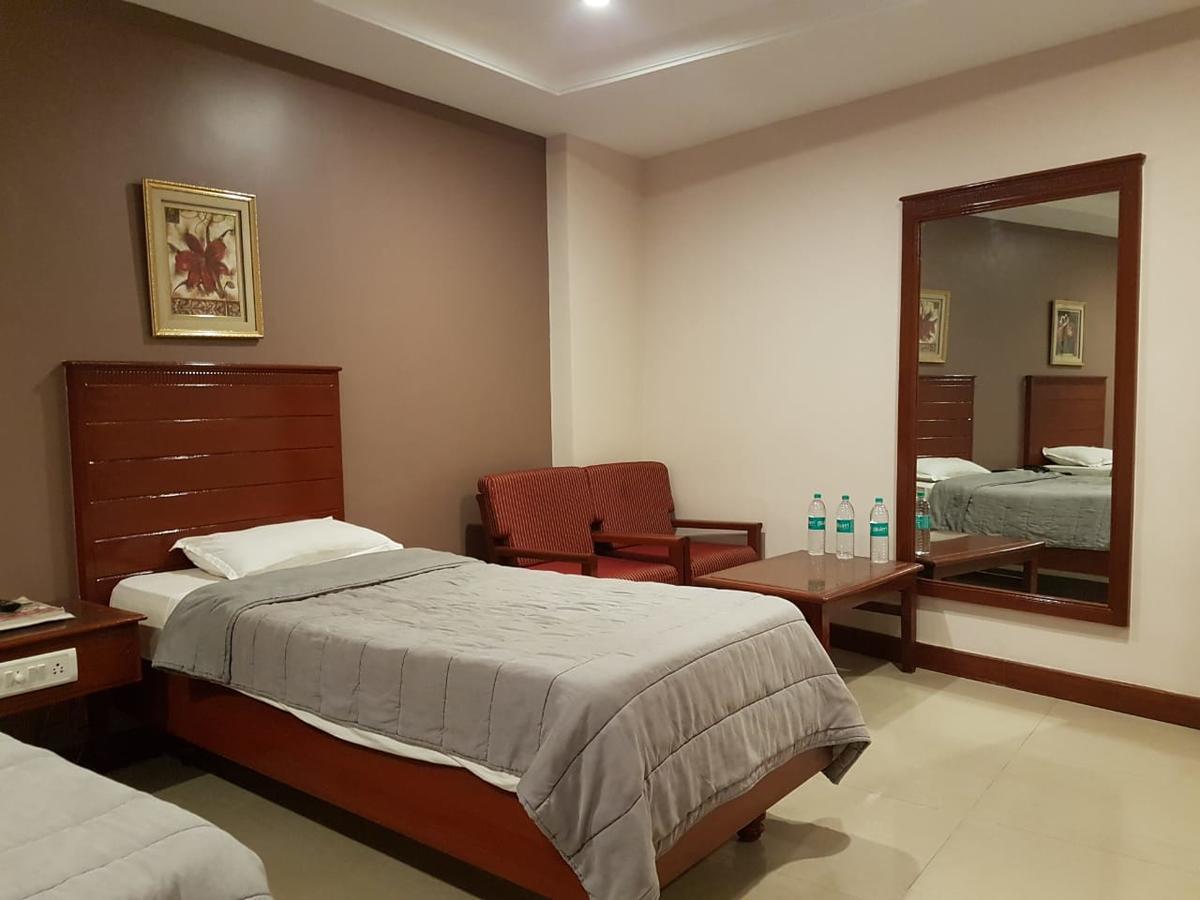 Hotel Subhalakshmi Palace Карайккуді Екстер'єр фото
